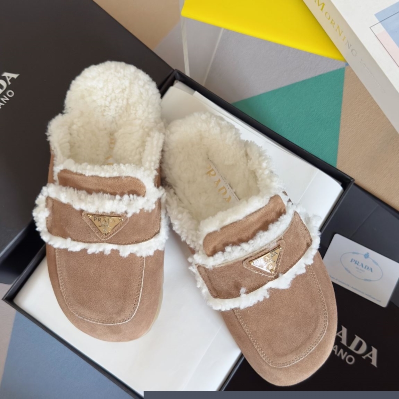 Pra*a slippers